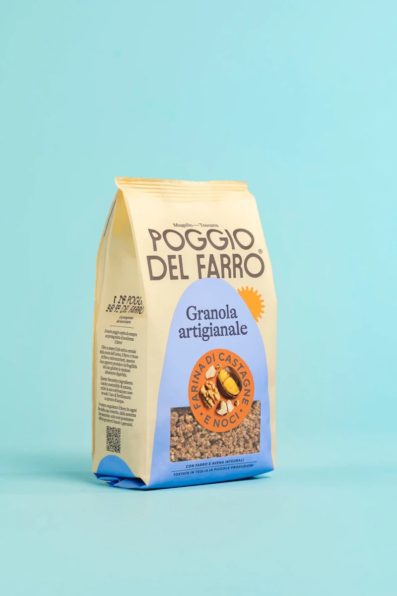 Vista laterale confezione granola artigianale al farro con castagne e noci Poggio del Farro