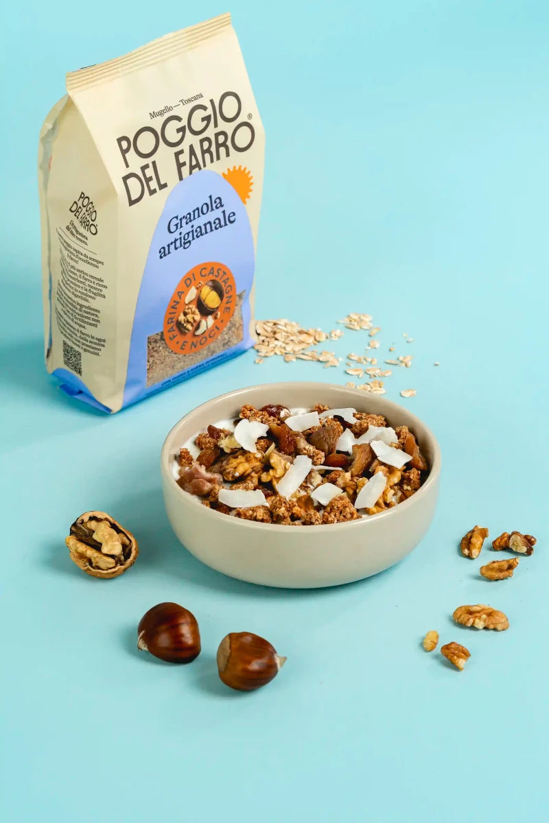 Bowl con yogurt e granola artigianale al farro Poggio del Farro, proposta di colazione